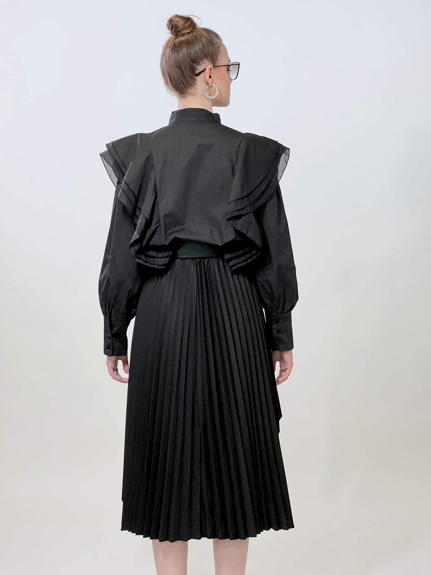 fusta midi neagra plisata asimetrica suprapusa